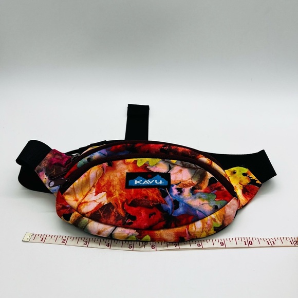 Kavu Women's Leaf Floral Fanny Pack - Multicolor - Picture 4 of 8